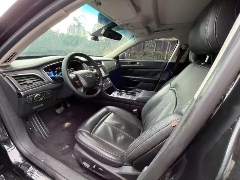 海口16年福特金牛座4