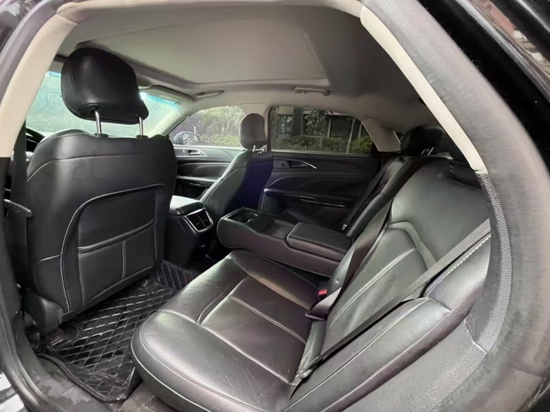 海口16年福特金牛座5