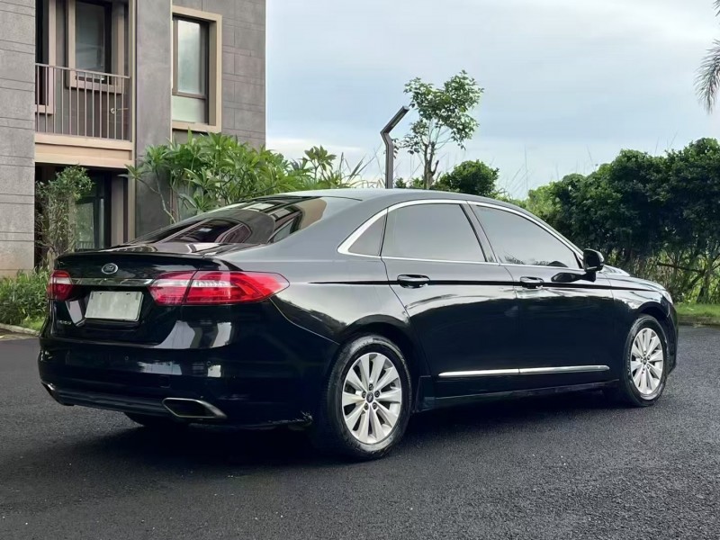 海口16年福特金牛座7