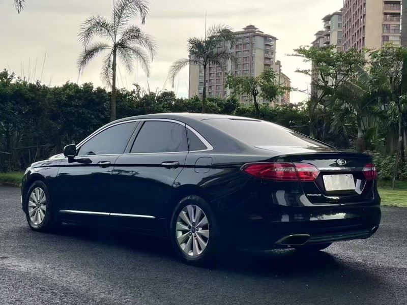 海口16年福特金牛座8