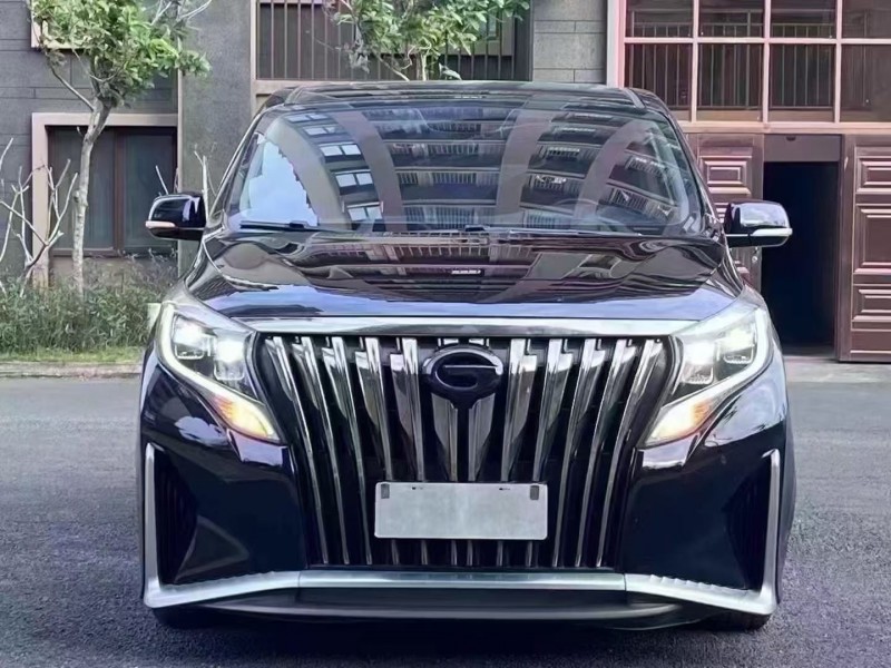 海口20年传祺M81