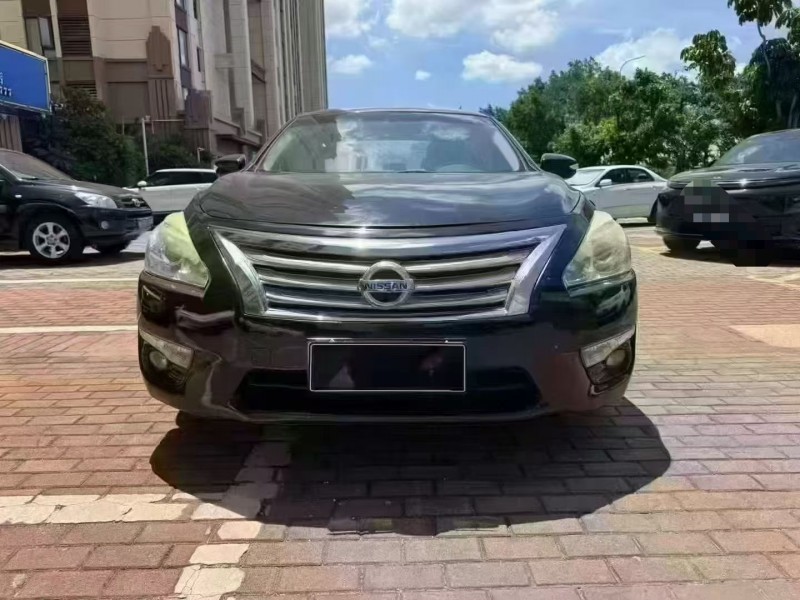 海口15年日产天籁1