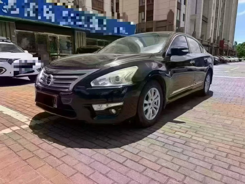 海口15年日产天籁2