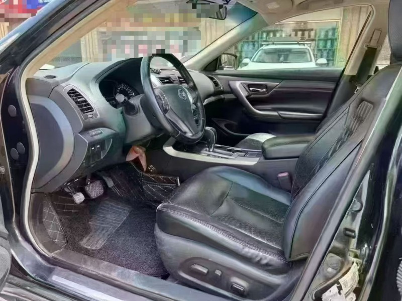 海口15年日产天籁4