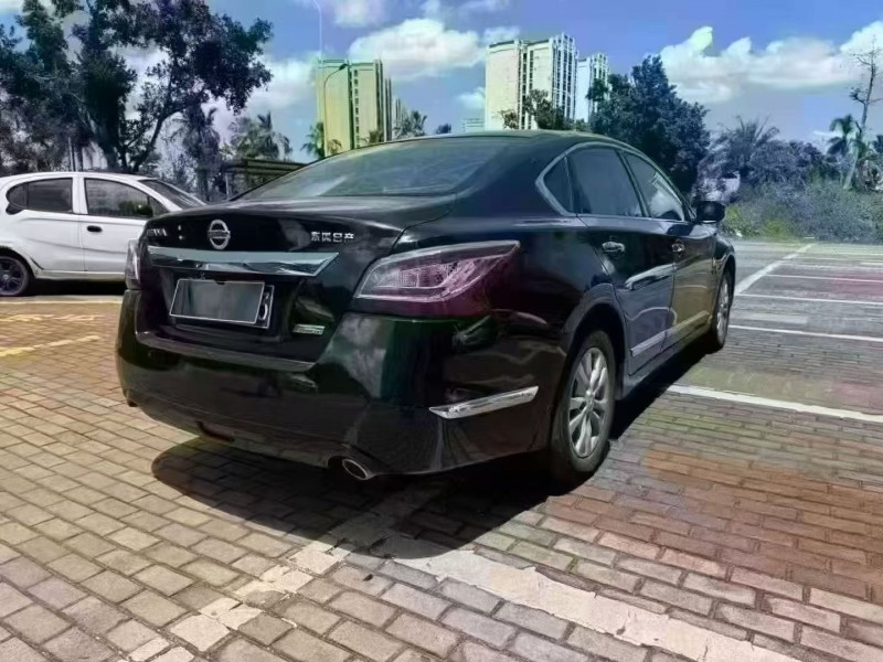 海口15年日产天籁7