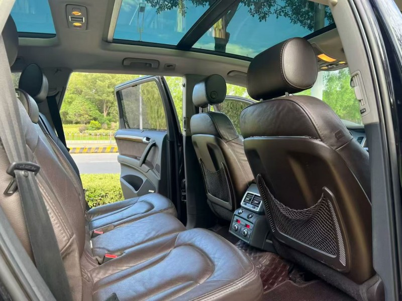 泰安11年奥迪Q76