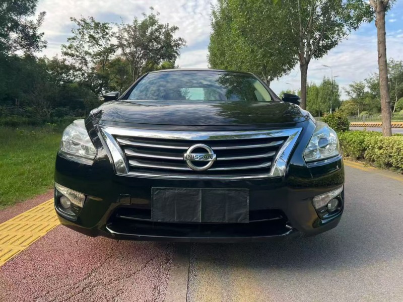 济宁16年日产天籁1