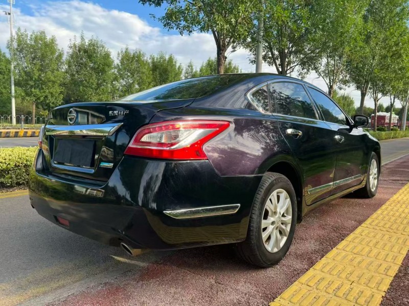 济宁16年日产天籁7