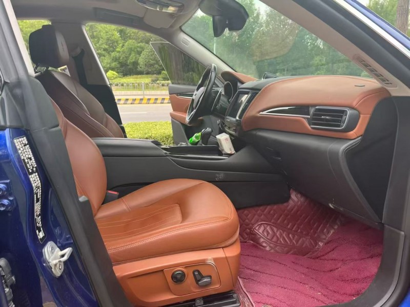 枣庄17年玛莎拉蒂Levante4