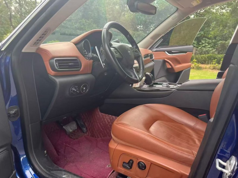 枣庄17年玛莎拉蒂Levante5