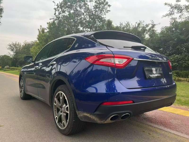 枣庄17年玛莎拉蒂Levante8