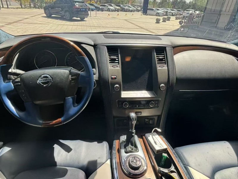 承德18年日产途乐4