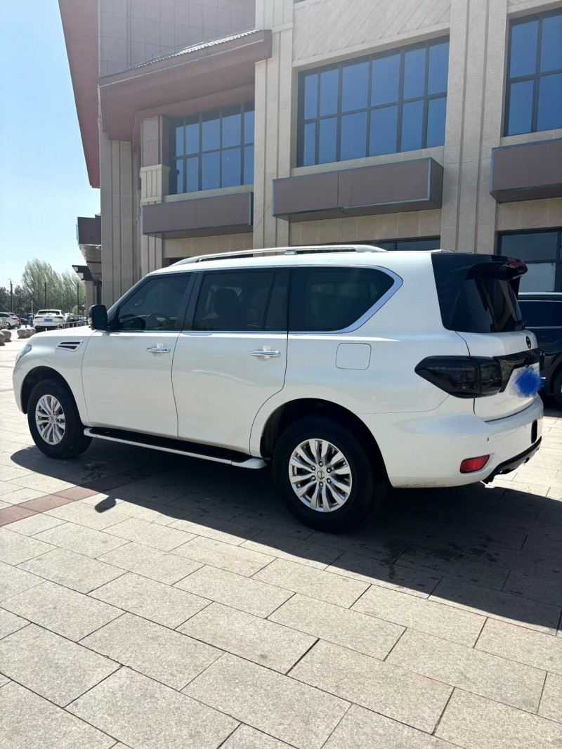 承德18年日产途乐7