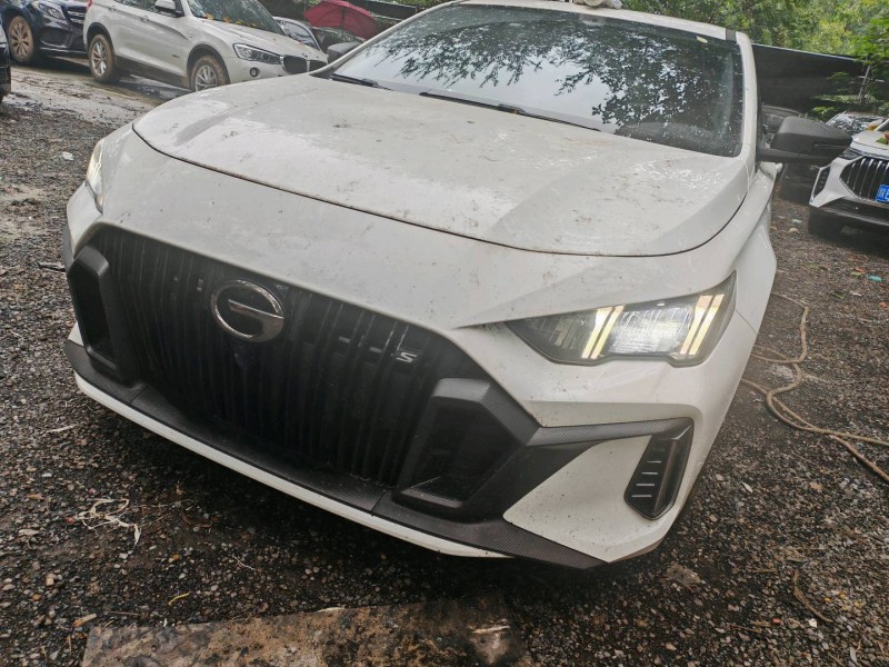 驻马店25年传祺影豹1