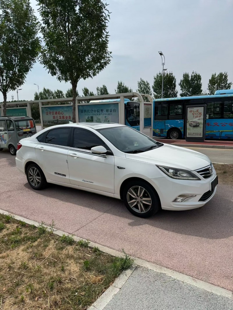 泰安17年长安汽车逸动2