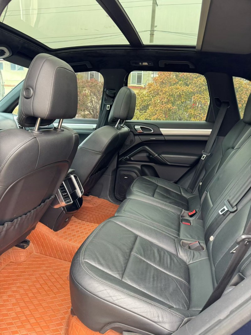 东营13年保时捷卡宴6