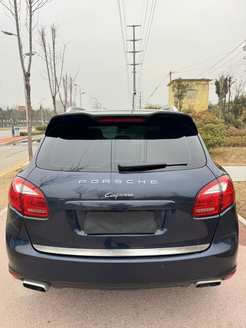 东营13年保时捷卡宴7