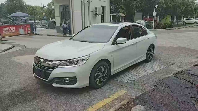 黄石17年本田雅阁3