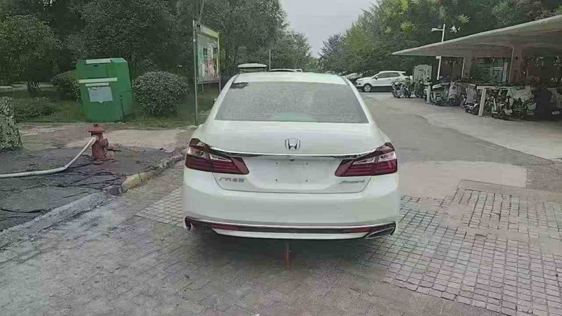 黄石17年本田雅阁9