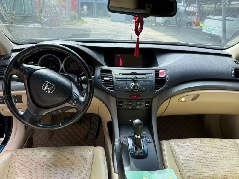 广州13年本田思铂睿4