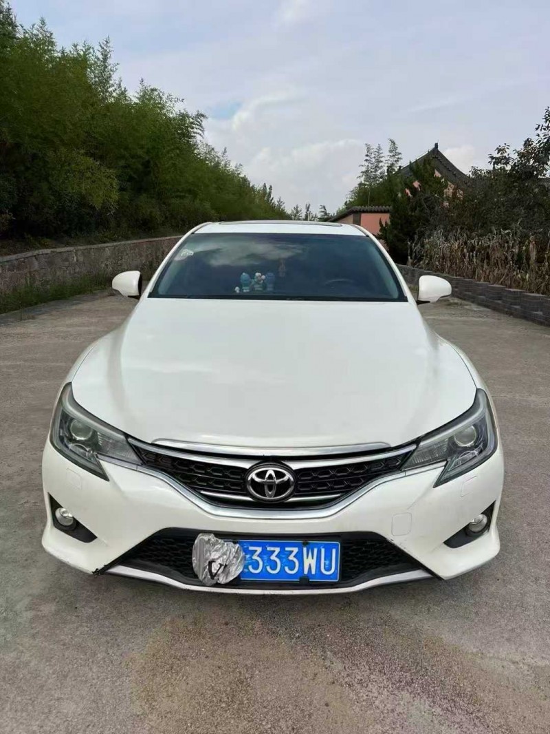 青岛15年丰田锐志1