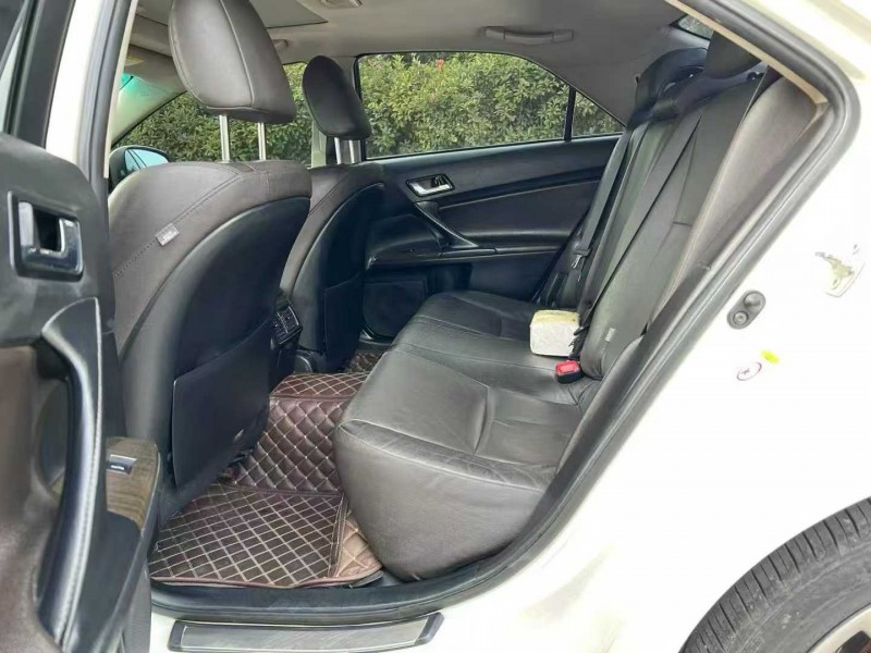 青岛15年丰田锐志4