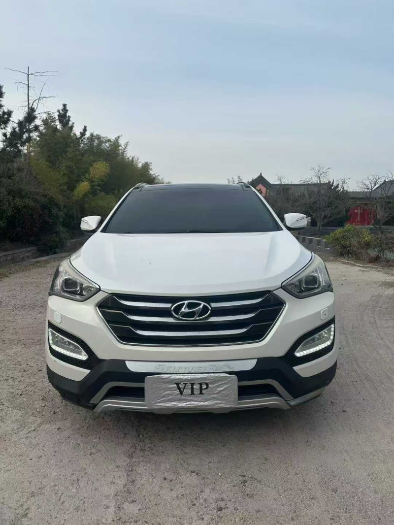 青岛13年现代全新胜达1