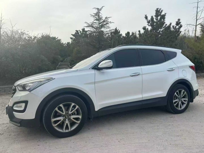 青岛13年现代全新胜达2