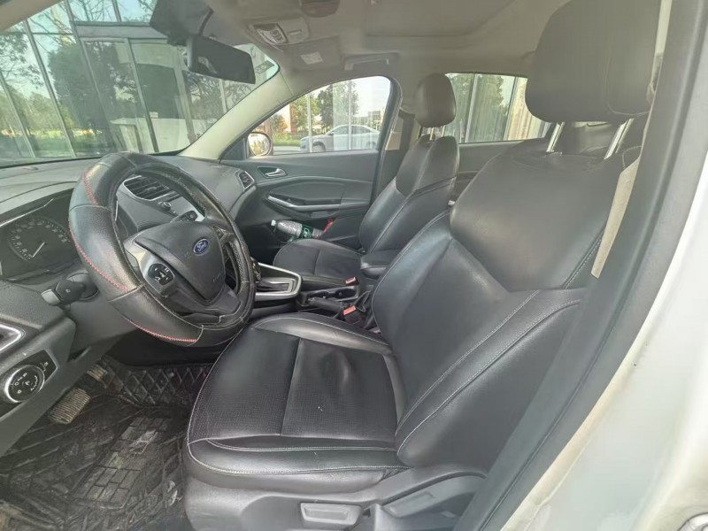 常德17年福特福克斯2