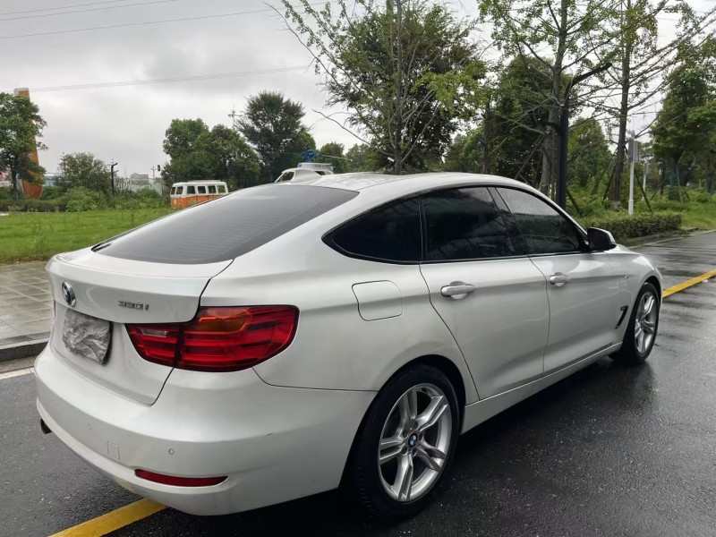 常德16年宝马3系8