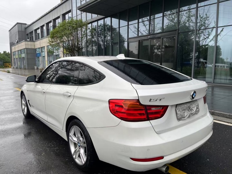 常德16年宝马3系9