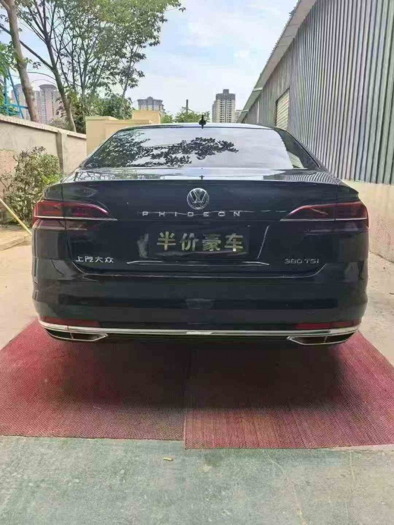 延安18年大众辉昂9