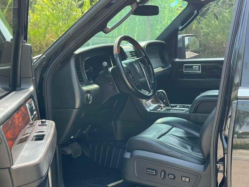 铜川16年林肯领航员4