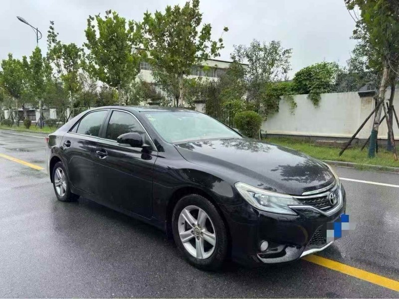 无锡14年丰田锐志3