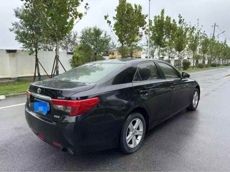 无锡14年丰田锐志9