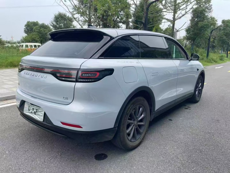 常德23年零跑汽车C113