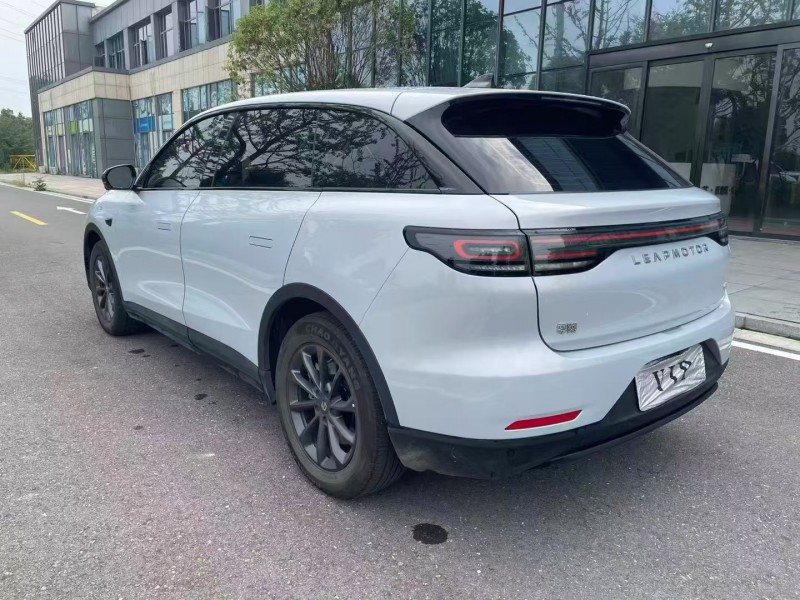 常德23年零跑汽车C117