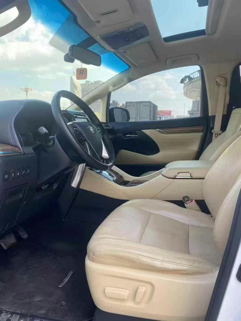 吉林17年丰田埃尔法8