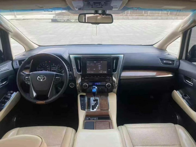 吉林17年丰田埃尔法9