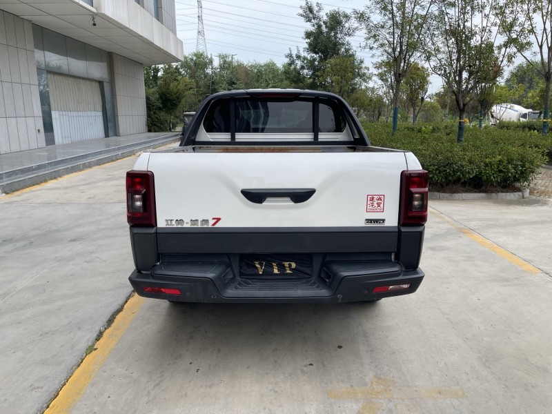 济宁23年江铃域虎9