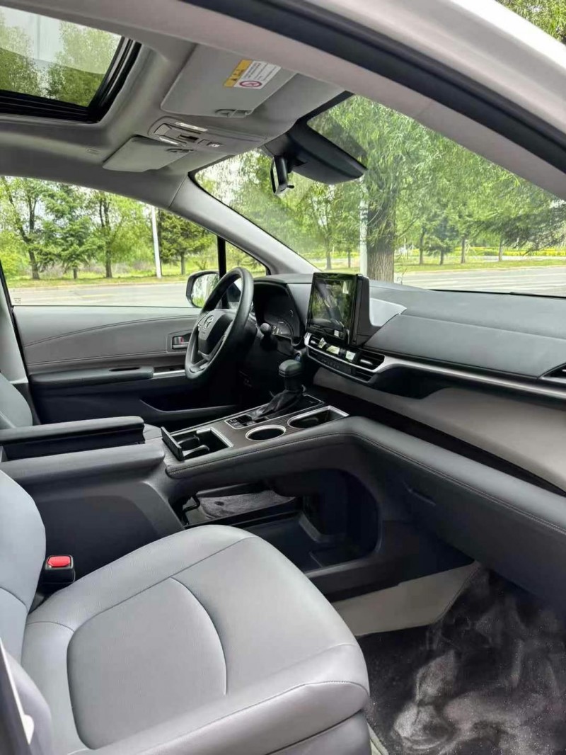 吉林23年丰田格瑞维亚8