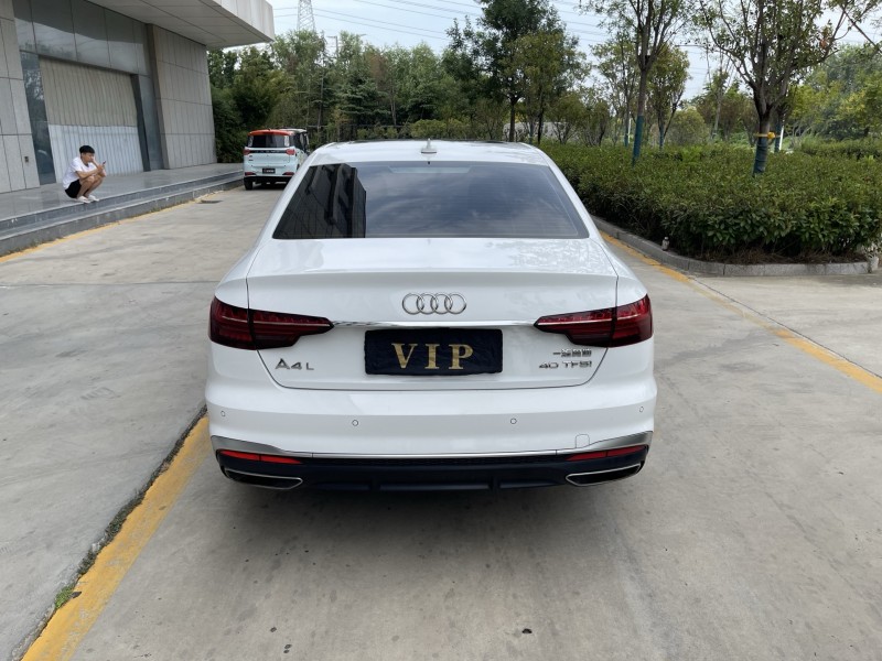 济宁22年奥迪A4L9