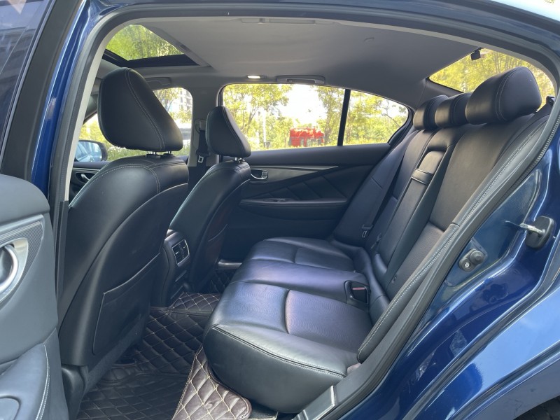 济宁17年英菲尼迪Q50L5