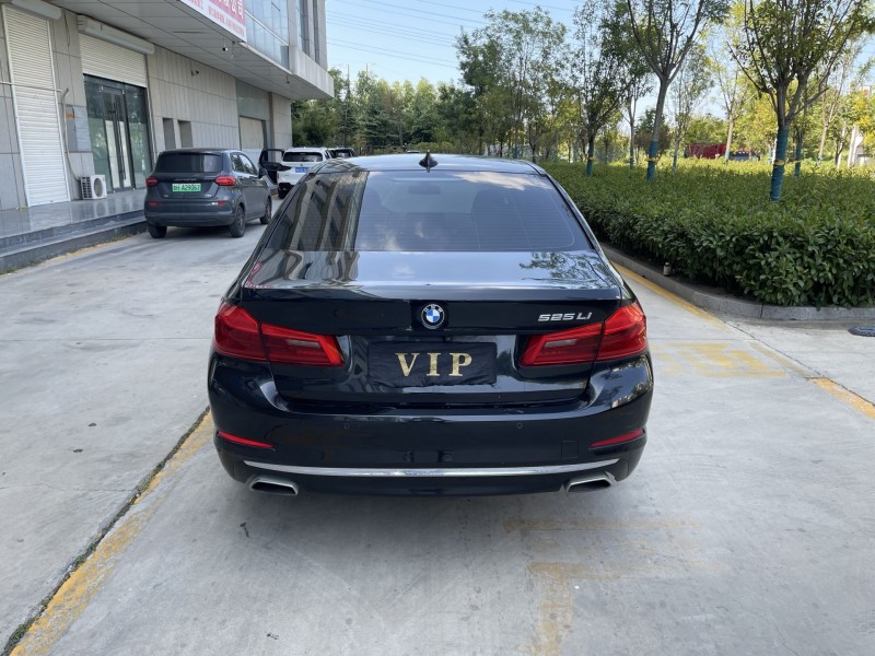 济宁19年宝马5系9