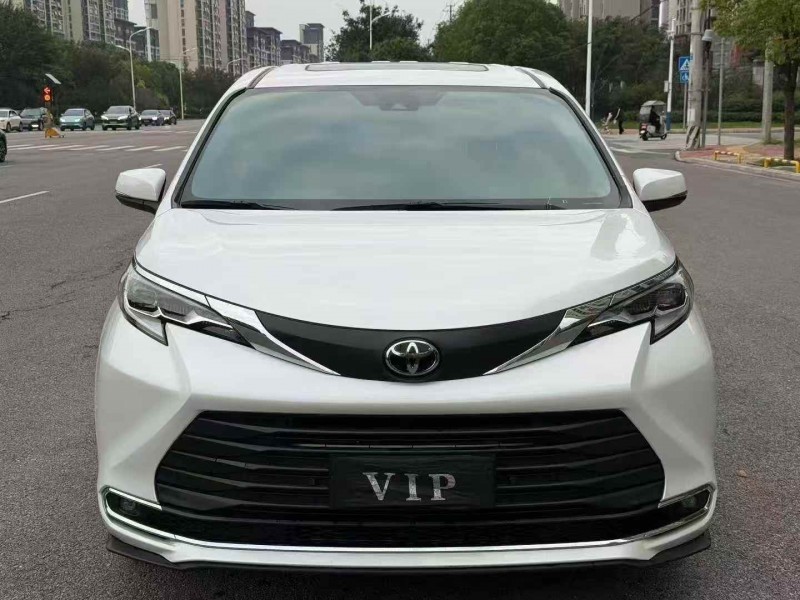 淮南24年丰田塞纳1