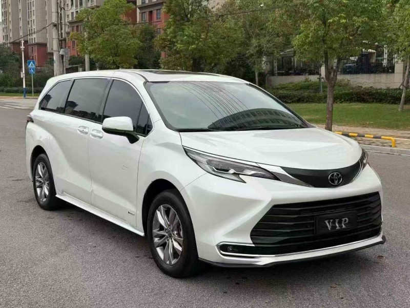 淮南24年丰田塞纳3