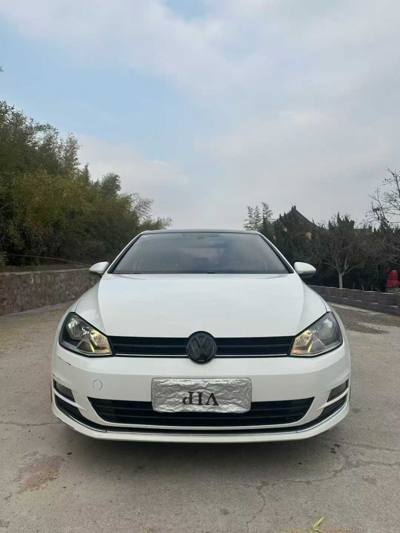 青岛16年大众高尔夫1