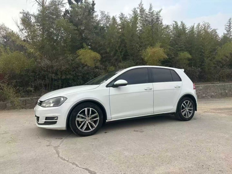 青岛16年大众高尔夫2