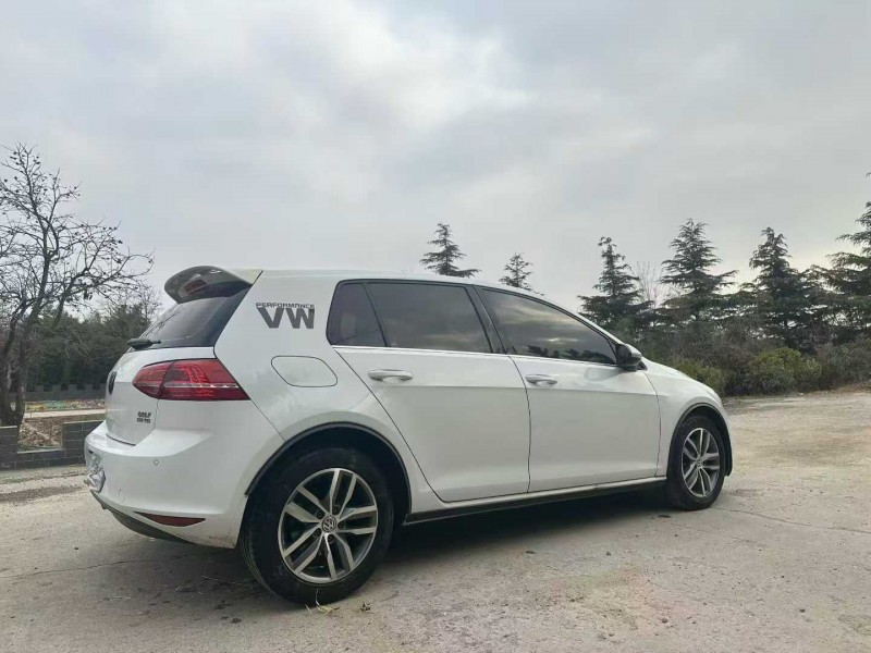 青岛16年大众高尔夫3