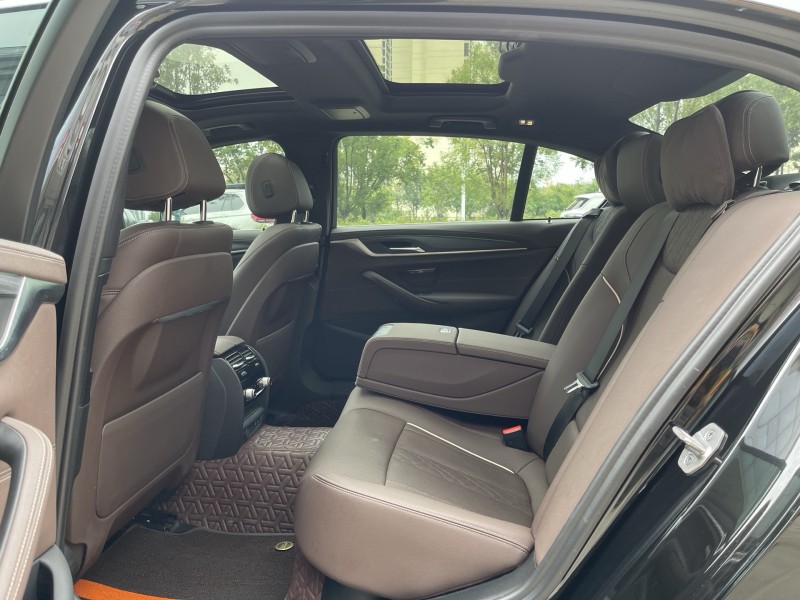 济宁21年宝马5系5